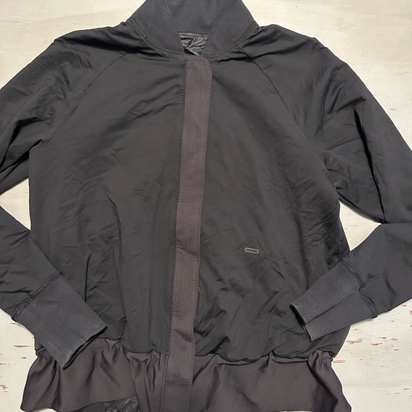 Lululemon Swept Along Jacket size 6 - Picture 4 of 6